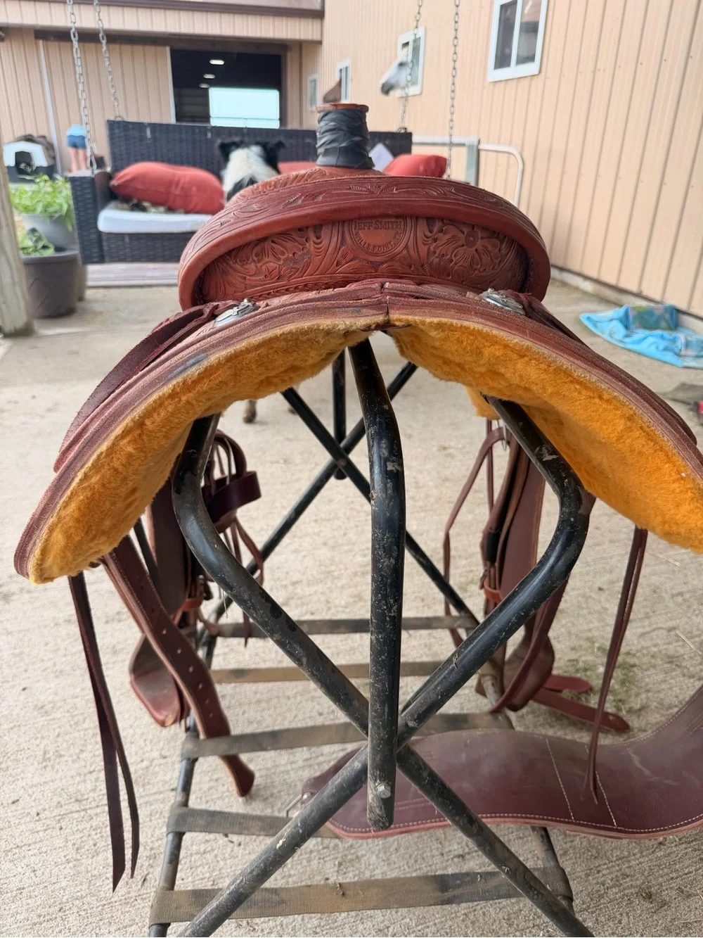 Hand-Tooled Floral Leather Western Saddle - Brown - Picture 4 of 5